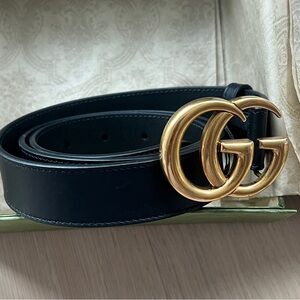 Gucci Black Leather Belt with Gold GG Buckle
